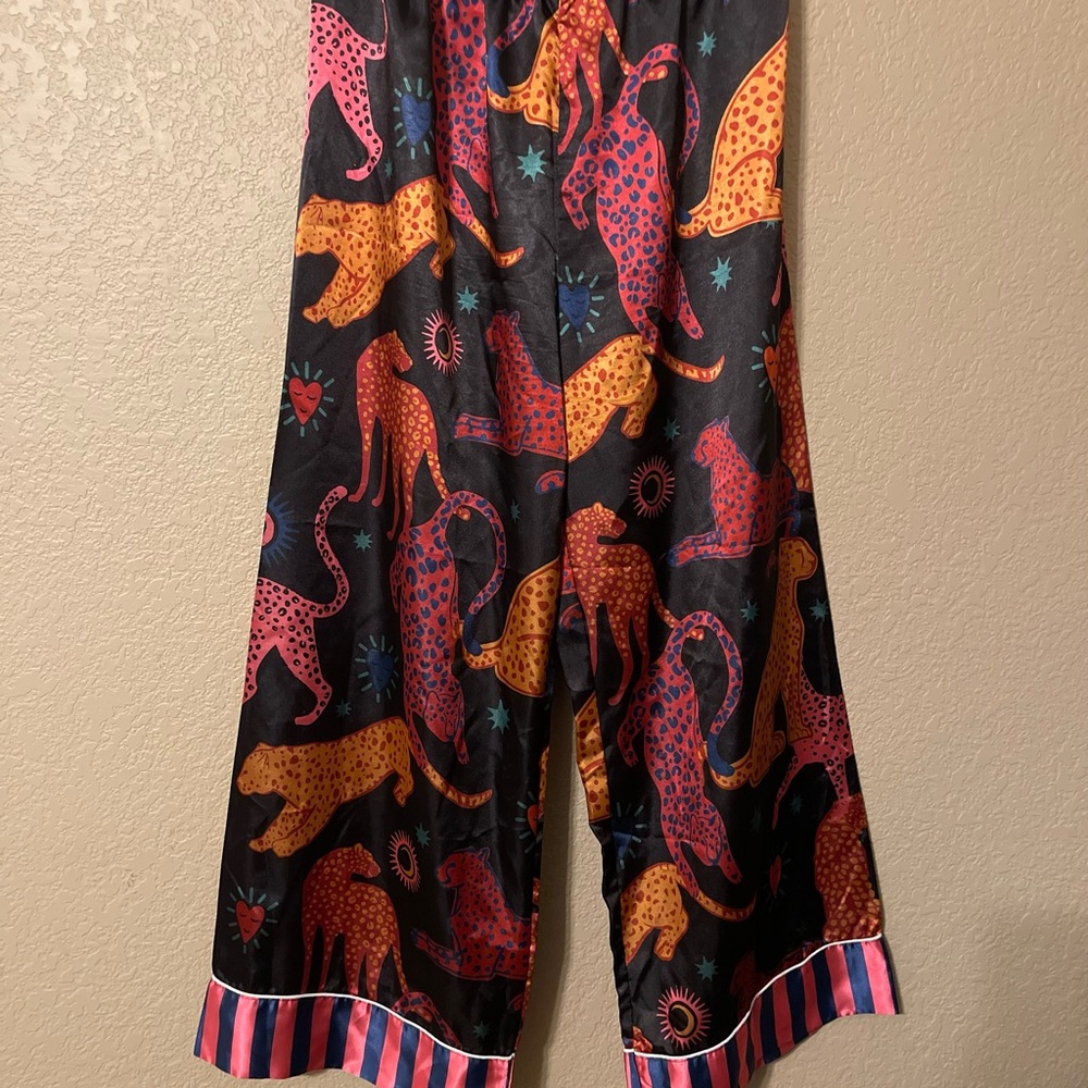 Silky Black Leopard-Print Wide Leg Pajama Pants - Picture 2 of 9
